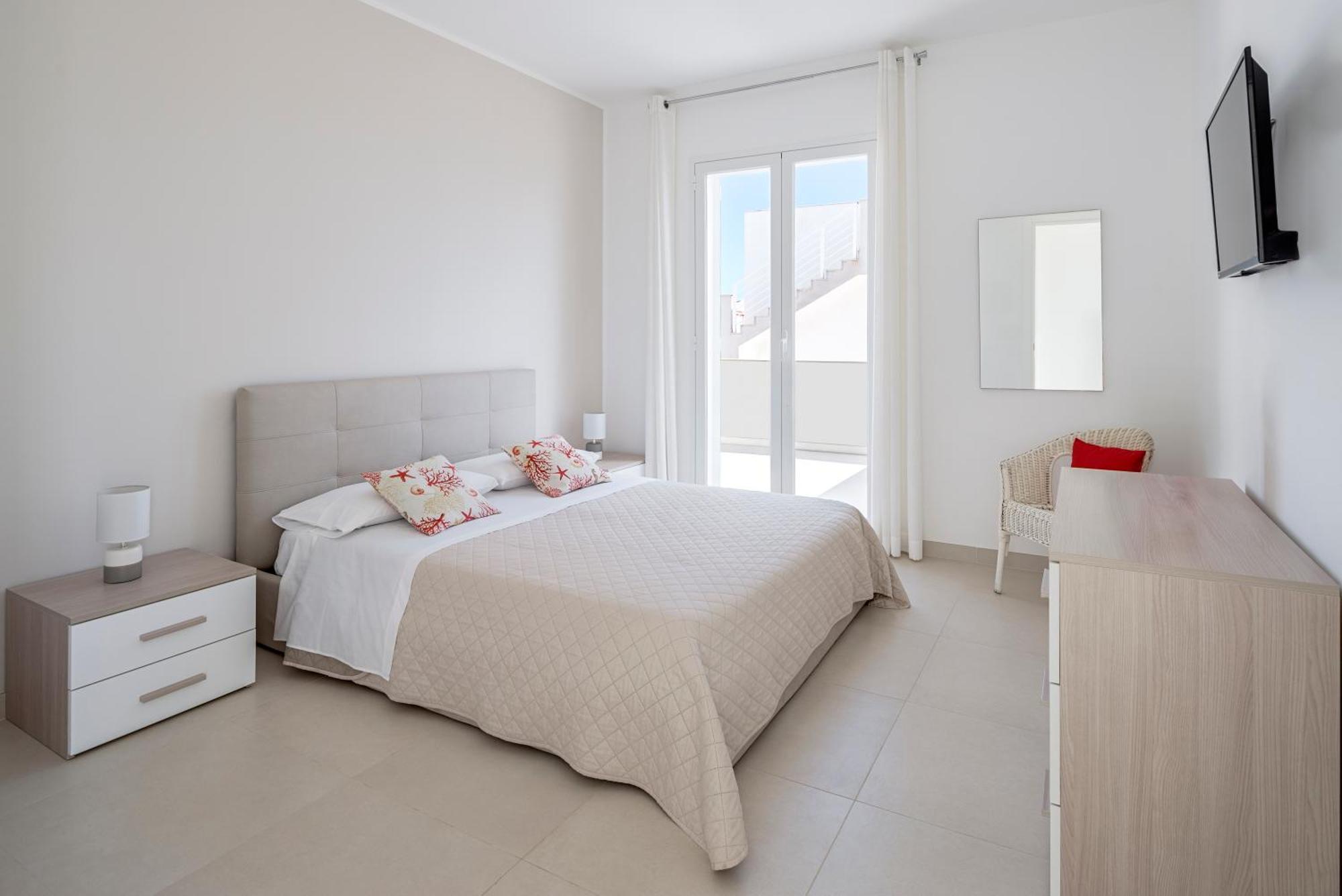 Dolcevitasuites - Modern 3 Bdr Villa In S. Lorenzo 레이타니 외부 사진