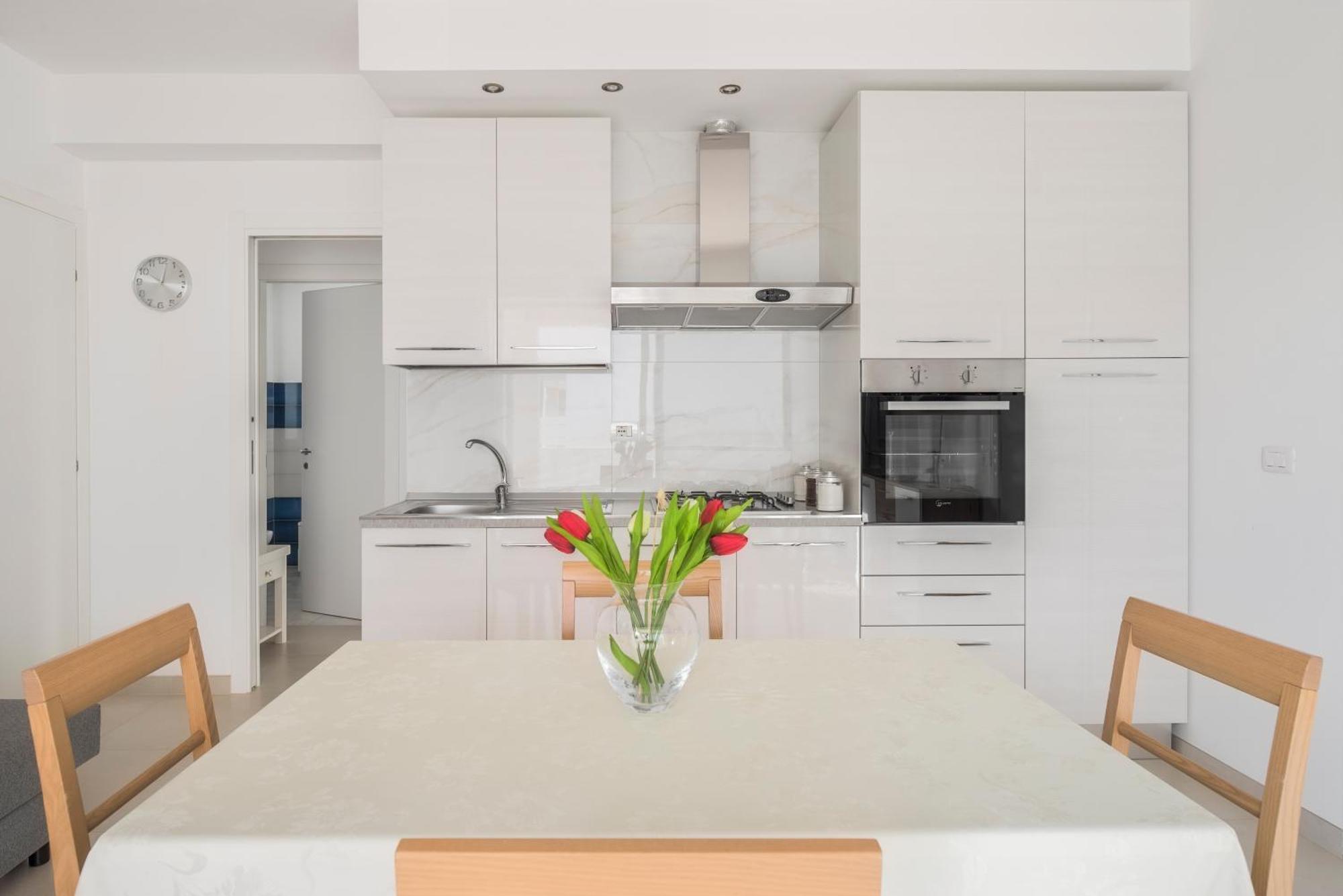 Dolcevitasuites - Modern 3 Bdr Villa In S. Lorenzo 레이타니 외부 사진